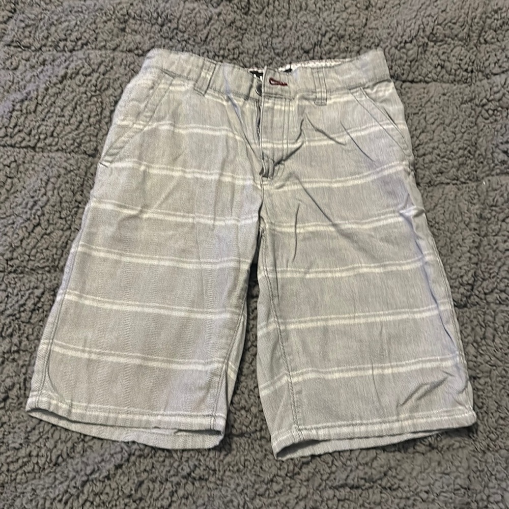 Boys size 12 HAWK gray & white striped cargo shorts, no tears, no stains